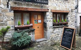Hostal Ezkaurre